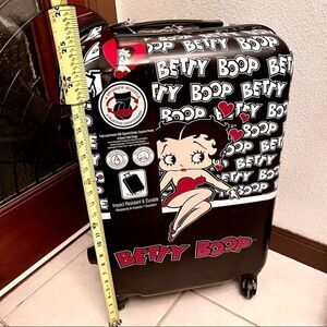 NWT Gorgeous Betty Boop 25” Luggage Suitcase Black White Spinner Hard Shell Set
